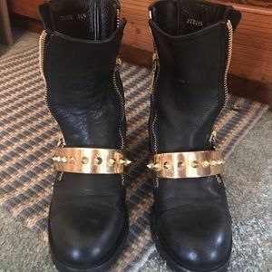 Alexander McQueen black leather Boot